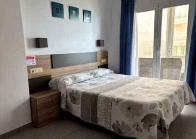 cama-matrimonio-hostal-trovador7