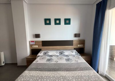 cama-matrimonio-hostal-trovador8